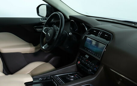 Jaguar F-Pace, 2018 год, 2 450 000 рублей, 12 фотография