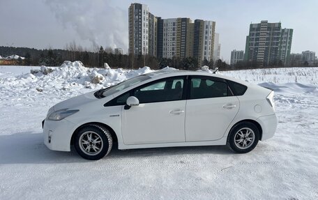 Toyota Prius, 2011 год, 820 000 рублей, 6 фотография