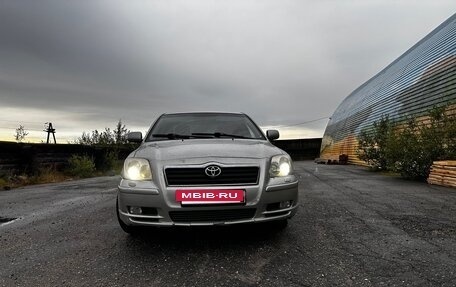 Toyota Avensis III рестайлинг, 2003 год, 480 000 рублей, 2 фотография