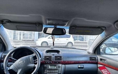 Toyota Avensis III рестайлинг, 2003 год, 480 000 рублей, 5 фотография