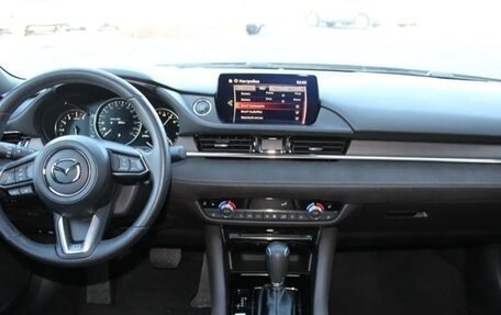 Mazda 6, 2018 год, 1 890 000 рублей, 3 фотография