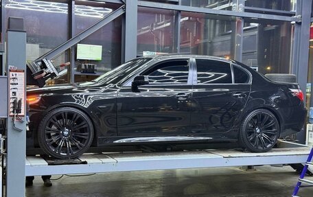BMW 5 серия, 2003 год, 1 550 000 рублей, 9 фотография
