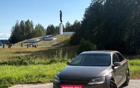 Volkswagen Jetta VI, 2013 год, 920 000 рублей, 3 фотография