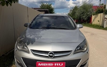 Opel Astra J, 2013 год, 420 000 рублей, 1 фотография