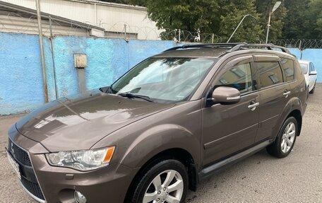 Mitsubishi Outlander III рестайлинг 3, 2011 год, 1 200 000 рублей, 4 фотография