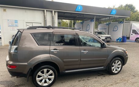 Mitsubishi Outlander III рестайлинг 3, 2011 год, 1 200 000 рублей, 8 фотография