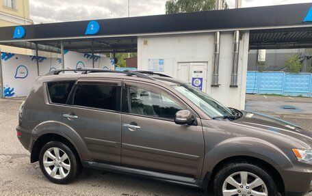 Mitsubishi Outlander III рестайлинг 3, 2011 год, 1 200 000 рублей, 7 фотография