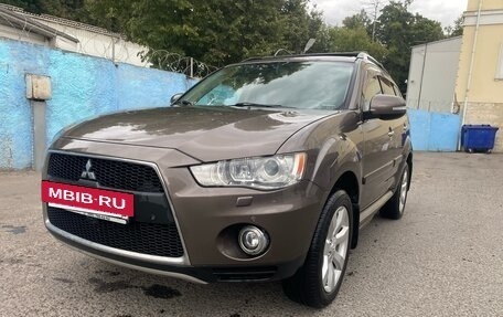Mitsubishi Outlander III рестайлинг 3, 2011 год, 1 200 000 рублей, 2 фотография