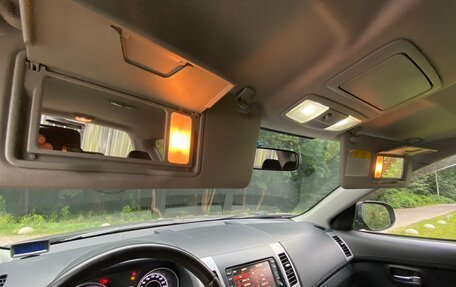 Mitsubishi Outlander III рестайлинг 3, 2011 год, 1 200 000 рублей, 18 фотография