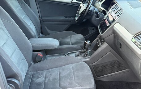 Volkswagen Tiguan II, 2017 год, 2 245 000 рублей, 17 фотография