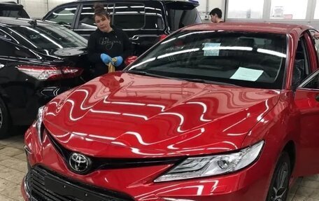 Toyota Camry, 2021 год, 2 200 000 рублей, 1 фотография