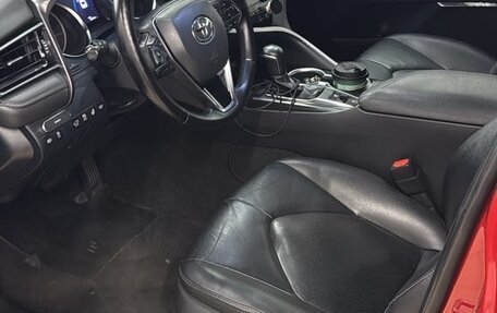 Toyota Camry, 2021 год, 2 200 000 рублей, 6 фотография