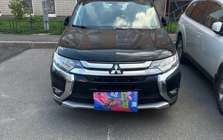 Mitsubishi Outlander III рестайлинг 3, 2018 год, 1 490 000 рублей, 5 фотография