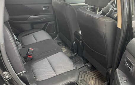 Mitsubishi Outlander III рестайлинг 3, 2018 год, 1 490 000 рублей, 6 фотография