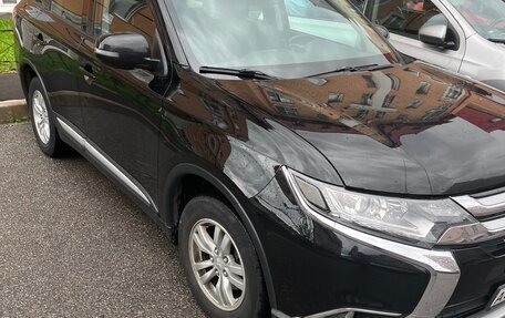 Mitsubishi Outlander III рестайлинг 3, 2018 год, 1 490 000 рублей, 9 фотография