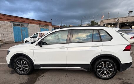 Volkswagen Tiguan II, 2018 год, 2 600 000 рублей, 2 фотография