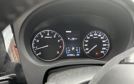 Mitsubishi Outlander III рестайлинг 3, 2018 год, 1 490 000 рублей, 13 фотография