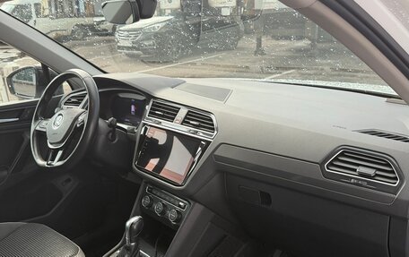 Volkswagen Tiguan II, 2018 год, 2 600 000 рублей, 8 фотография