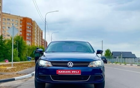 Volkswagen Jetta VI, 2012 год, 750 000 рублей, 2 фотография