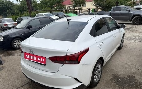 Hyundai Solaris II рестайлинг, 2021 год, 1 080 000 рублей, 4 фотография
