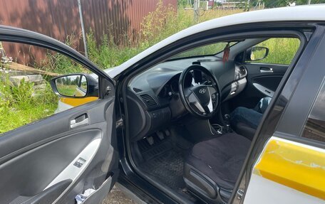 Hyundai Solaris II рестайлинг, 2014 год, 355 000 рублей, 5 фотография