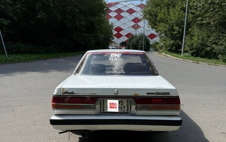 Toyota Chaser III, 1986 год, 450 000 рублей, 2 фотография
