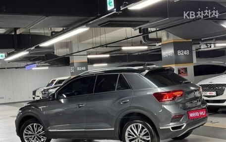 Volkswagen T-Roc I, 2021 год, 1 799 000 рублей, 6 фотография