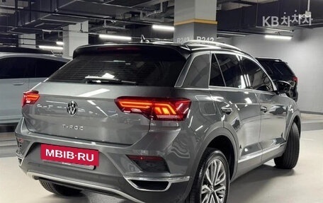 Volkswagen T-Roc I, 2021 год, 1 799 000 рублей, 5 фотография