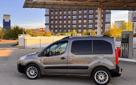Peugeot Partner II рестайлинг 2, 2010 год, 640 000 рублей, 2 фотография