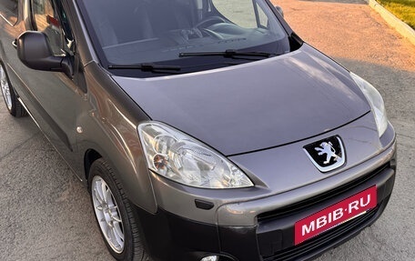Peugeot Partner II рестайлинг 2, 2010 год, 640 000 рублей, 9 фотография