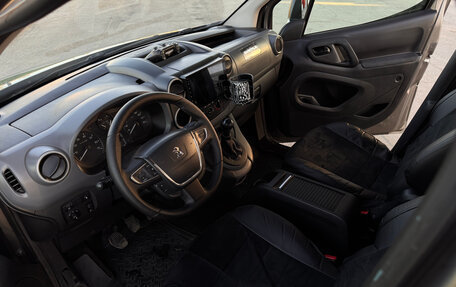 Peugeot Partner II рестайлинг 2, 2010 год, 640 000 рублей, 23 фотография