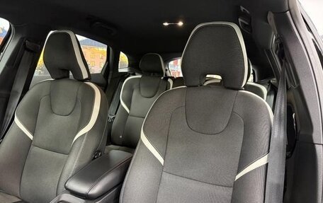 Volvo V40 Cross Country I, 2019 год, 1 460 017 рублей, 16 фотография