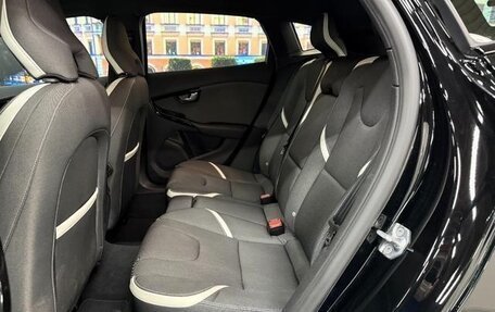 Volvo V40 Cross Country I, 2019 год, 1 460 017 рублей, 20 фотография