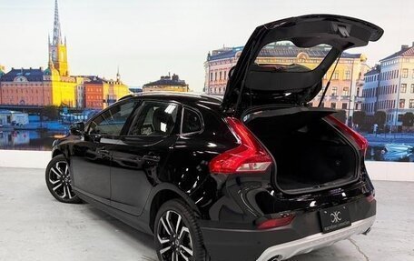 Volvo V40 Cross Country I, 2019 год, 1 460 017 рублей, 31 фотография