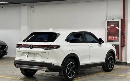 Honda Vezel, 2023 год, 1 820 000 рублей, 3 фотография