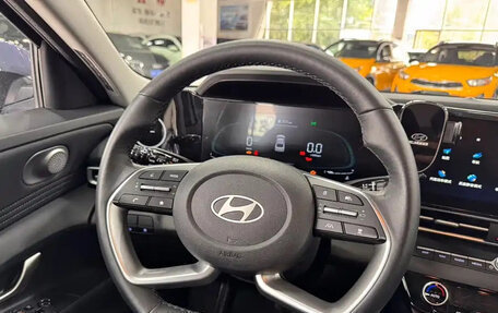 Hyundai Elantra, 2023 год, 1 300 888 рублей, 12 фотография