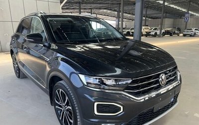 Volkswagen T-Roc I, 2022 год, 1 890 000 рублей, 1 фотография