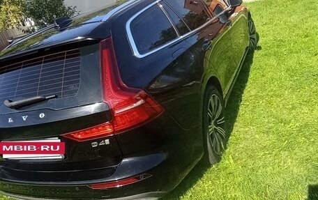 Volvo V60 II, 2019 год, 2 600 000 рублей, 4 фотография