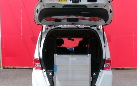 Honda Freed I, 2015 год, 1 100 000 рублей, 4 фотография