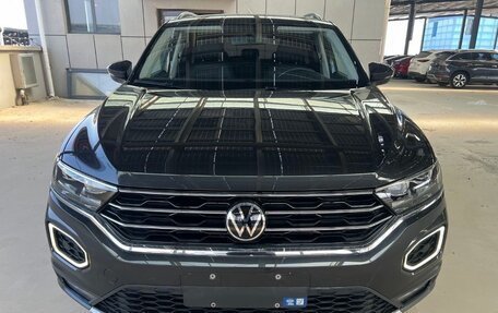 Volkswagen T-Roc I, 2022 год, 1 890 000 рублей, 3 фотография