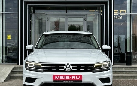 Volkswagen Tiguan II, 2018 год, 2 500 000 рублей, 2 фотография