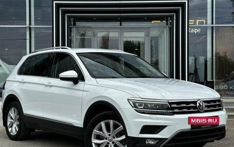Volkswagen Tiguan II, 2018 год, 2 500 000 рублей, 3 фотография