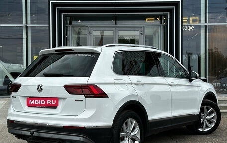 Volkswagen Tiguan II, 2018 год, 2 500 000 рублей, 4 фотография