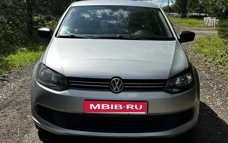 Volkswagen Polo VI (EU Market), 2012 год, 600 000 рублей, 2 фотография