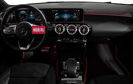 Mercedes-Benz CLA, 2020 год, 3 875 000 рублей, 11 фотография