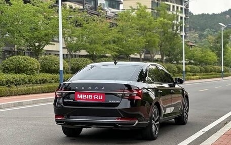 Skoda Superb III рестайлинг, 2023 год, 2 260 000 рублей, 2 фотография