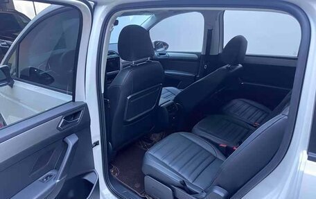 Volkswagen Touran III, 2022 год, 1 770 000 рублей, 11 фотография