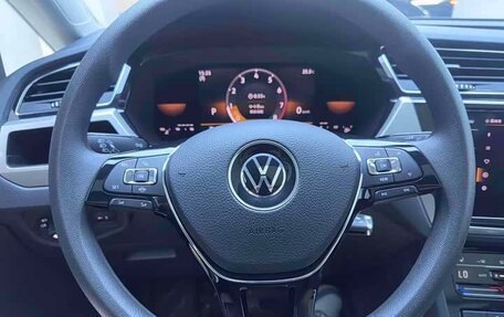 Volkswagen Touran III, 2022 год, 1 770 000 рублей, 12 фотография