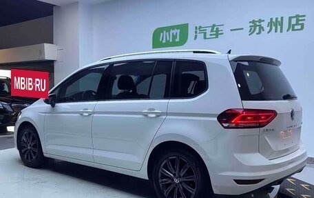Volkswagen Touran III, 2022 год, 1 770 000 рублей, 4 фотография