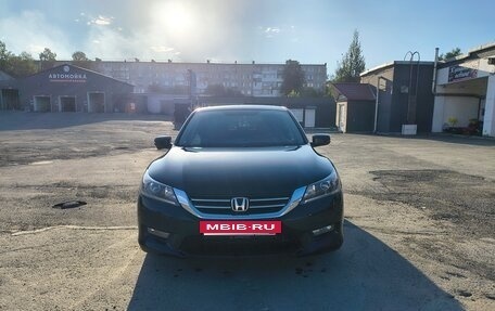Honda Accord IX рестайлинг, 2013 год, 1 700 000 рублей, 3 фотография